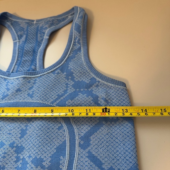 Lululemon Swiftly Tech Racerback in Heathered Pipe Dream Blue | Size 4 - Picture 9 of 11